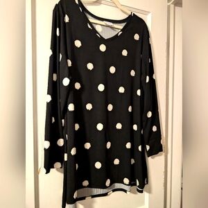 LuLaRoe Hazel Long Sleeve Raglan V Neck T